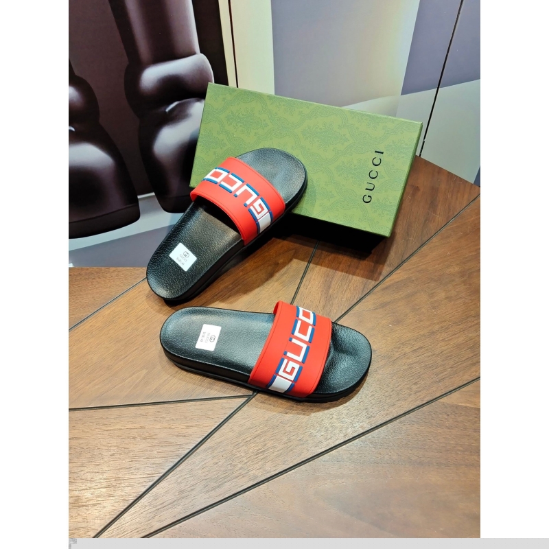 G*u*i slippers